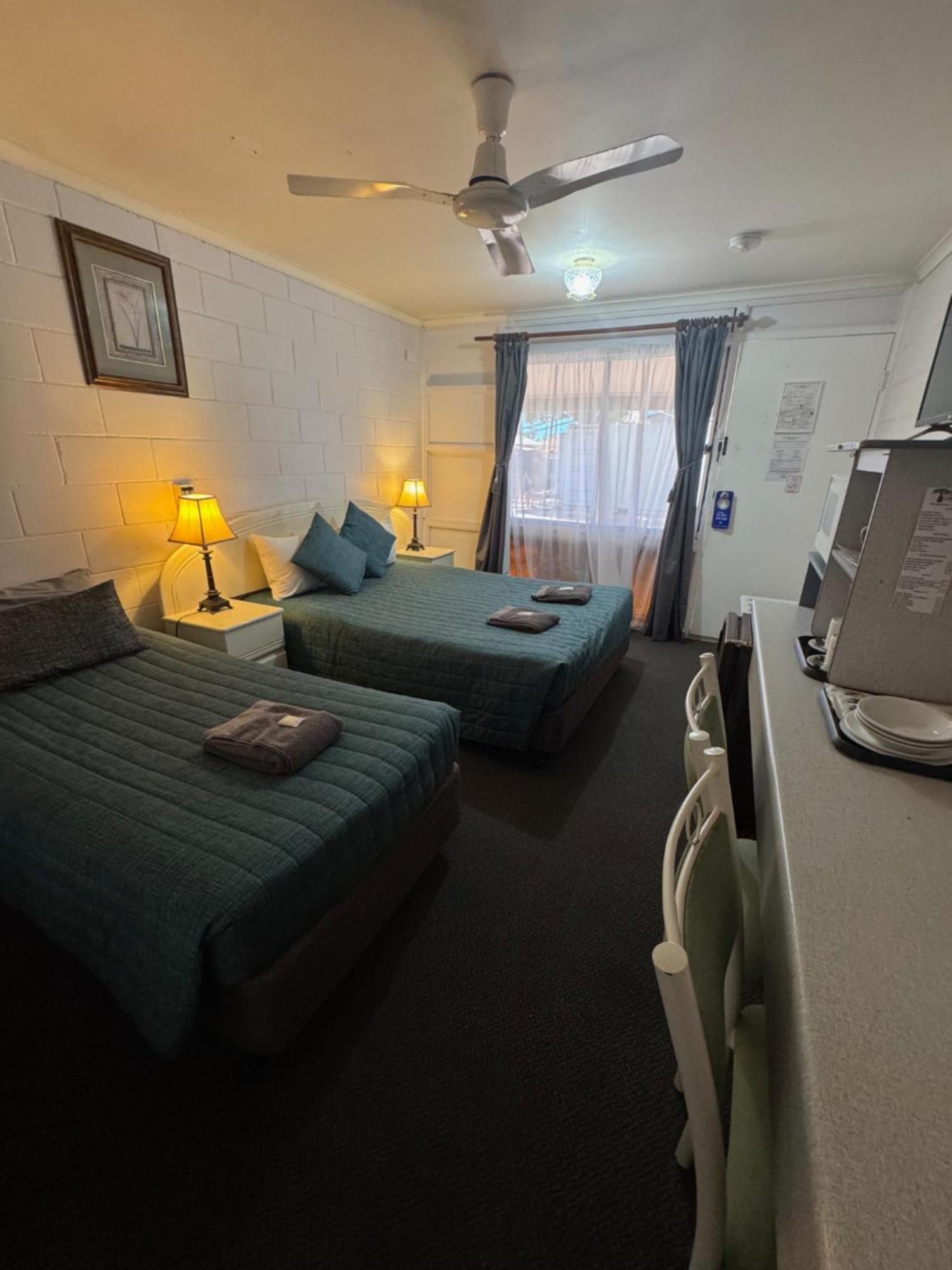 Warrego Motel Charleville Exteriör bild