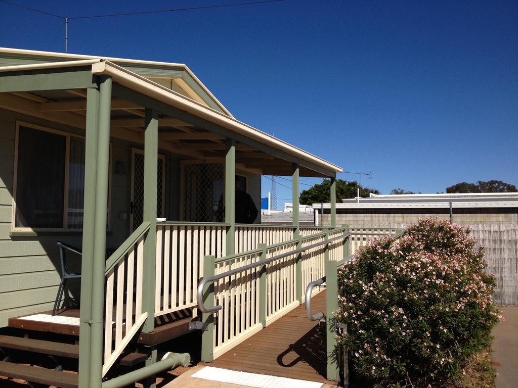 Warrego Motel Charleville Exteriör bild