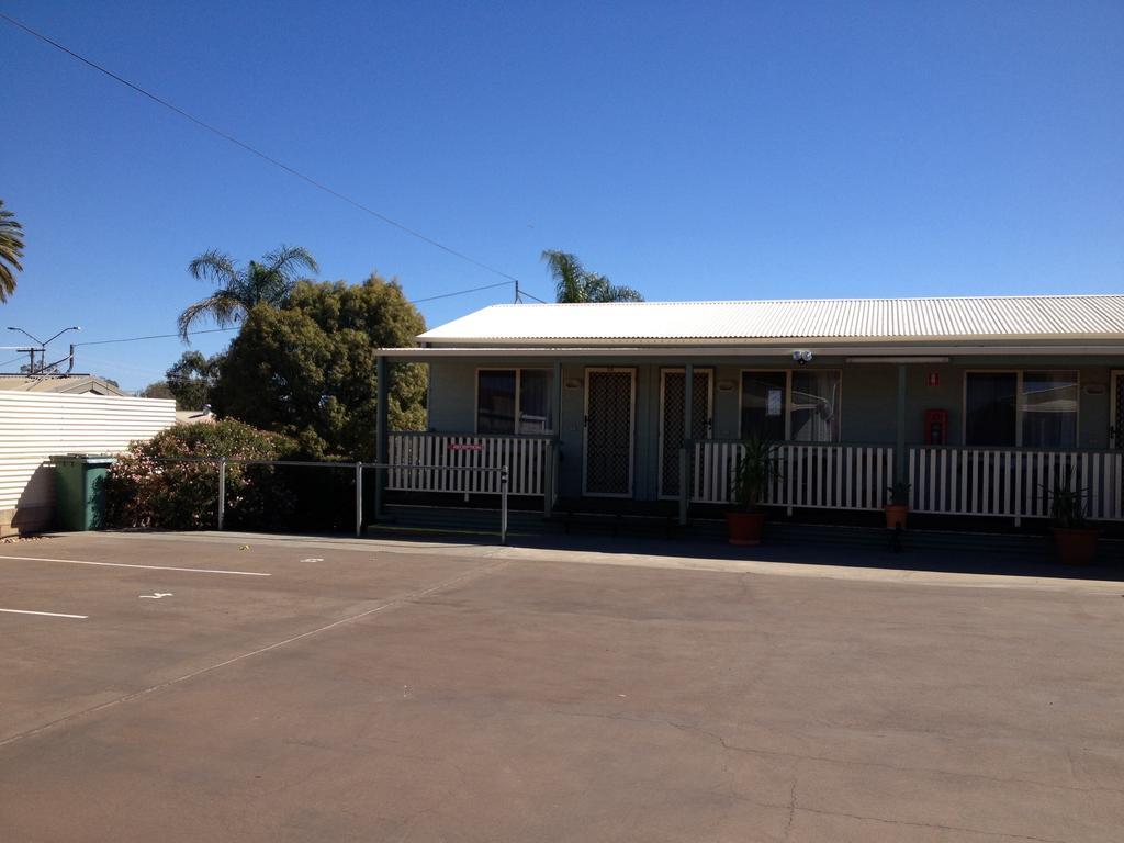 Warrego Motel Charleville Exteriör bild